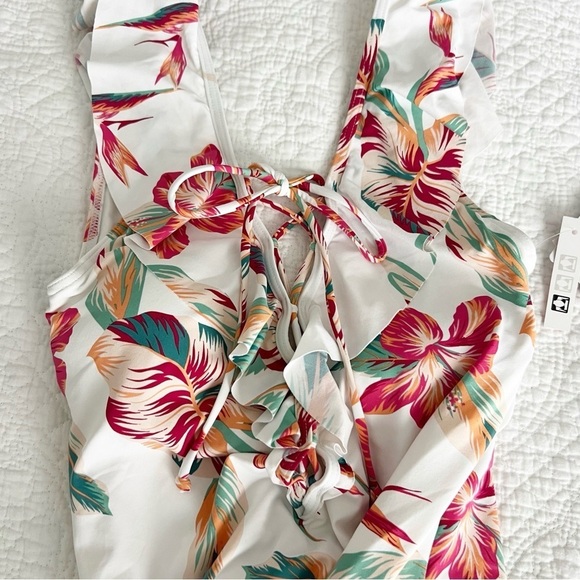 Roxy White Floral Lace Up Front One Piece Swimsuit Size Medium M NWT - Picture 4 of 7